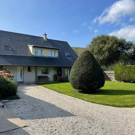 לינה וארוחת בוקר Les Nereides 3*